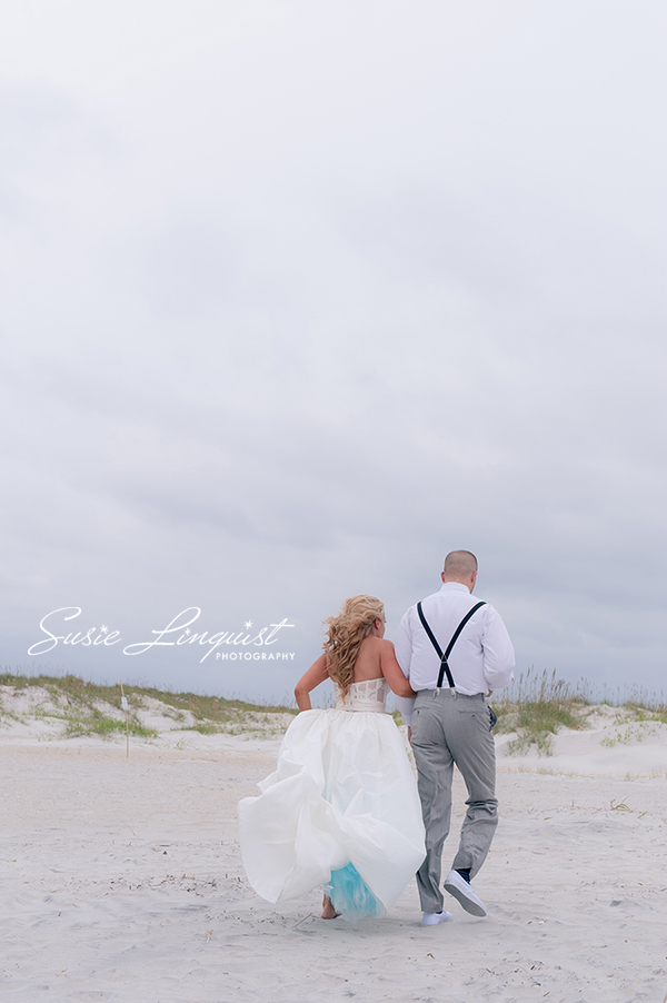 bride and groom beach pictures