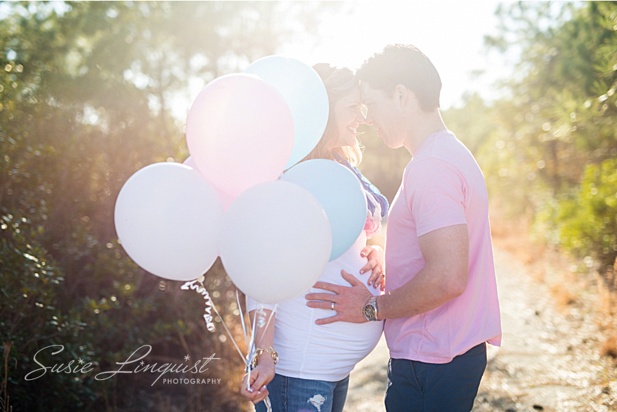 maternity pictures with balloons